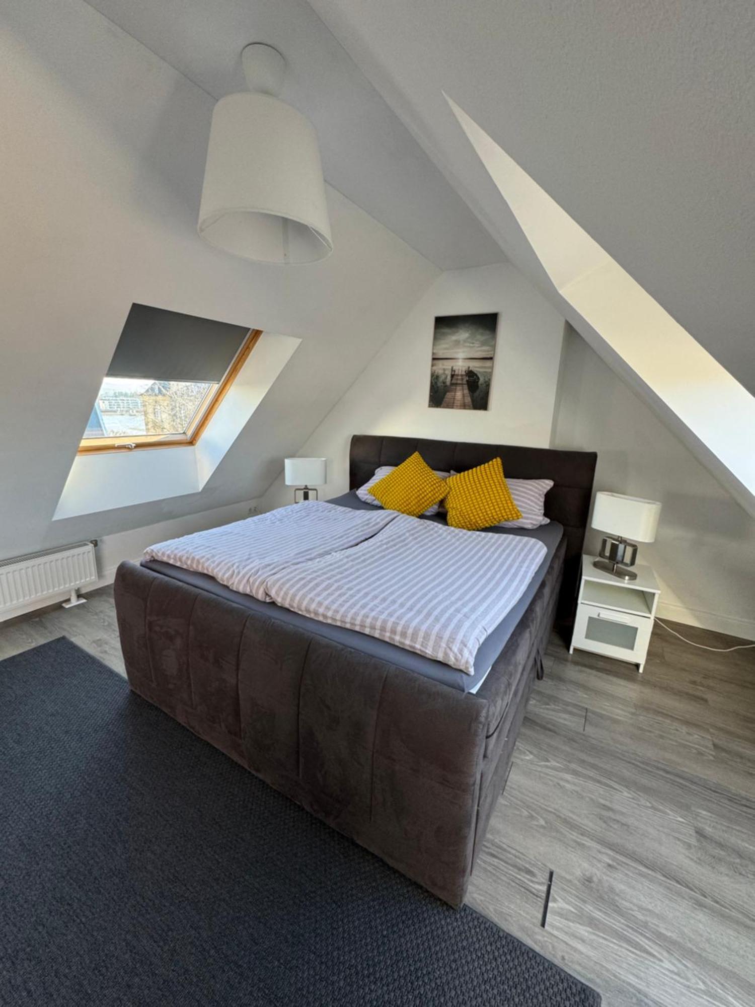 City Apartments Am Rhein Bonn Esterno foto
